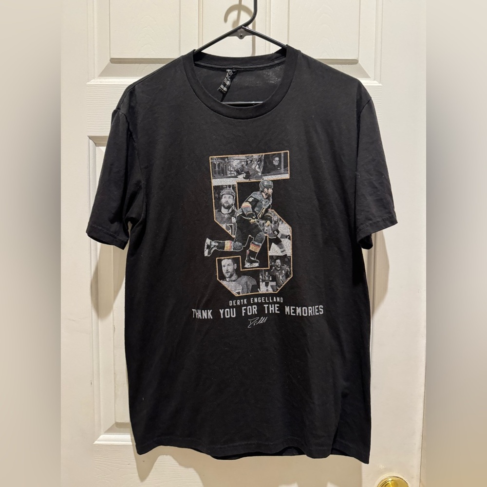 Unbranded Las Vegas Golden Knights T-Shirt Size Medium
